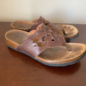 Think! Women’s leather sandals size 9